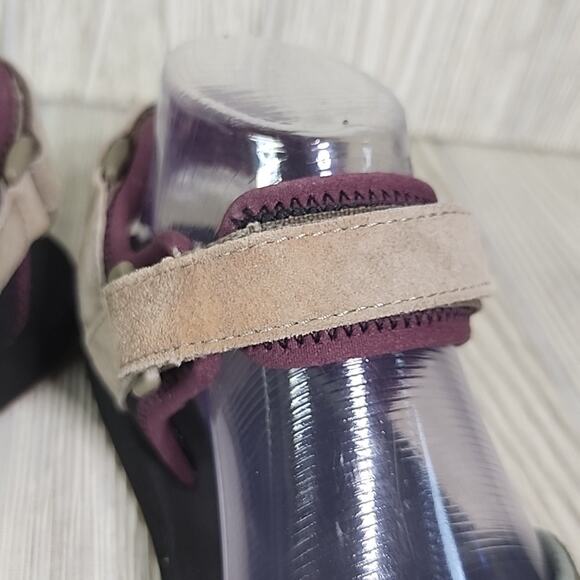 Vans Womens Outdoor Suede Tri Lock Sandals - Picture 11 of 16